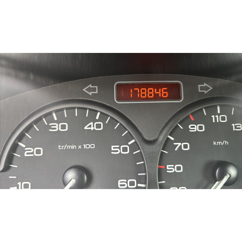 Attache ceinture arriere gauche PEUGEOT 206 Photo n°11