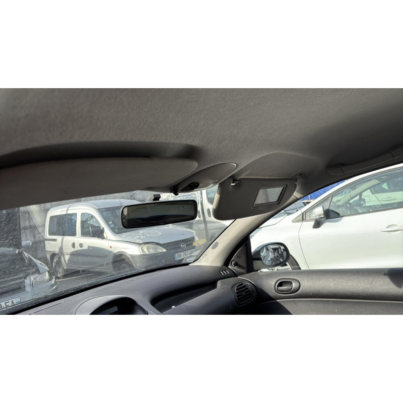 Attache ceinture arriere gauche PEUGEOT 206 Photo n°12