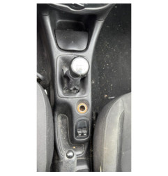 Attache ceinture arriere gauche PEUGEOT 206