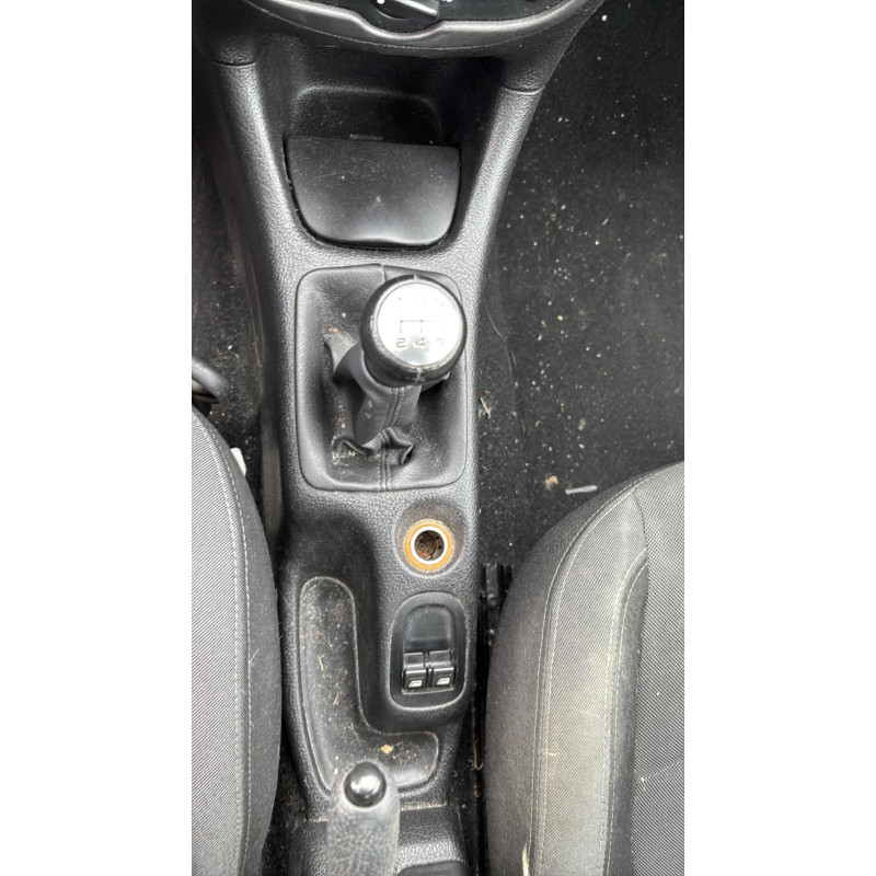 Attache ceinture arriere gauche PEUGEOT 206 Photo n°17