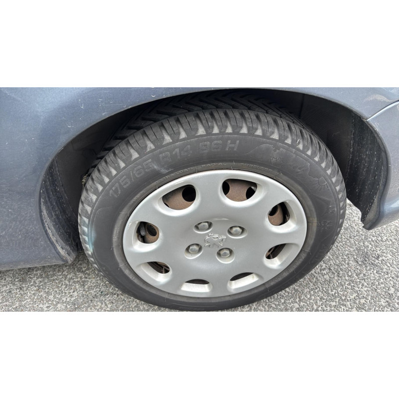 Attache ceinture arriere gauche PEUGEOT 206 Photo n°18