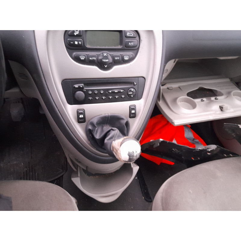 Moteur CITROEN XSARA PICASSO Photo n°12