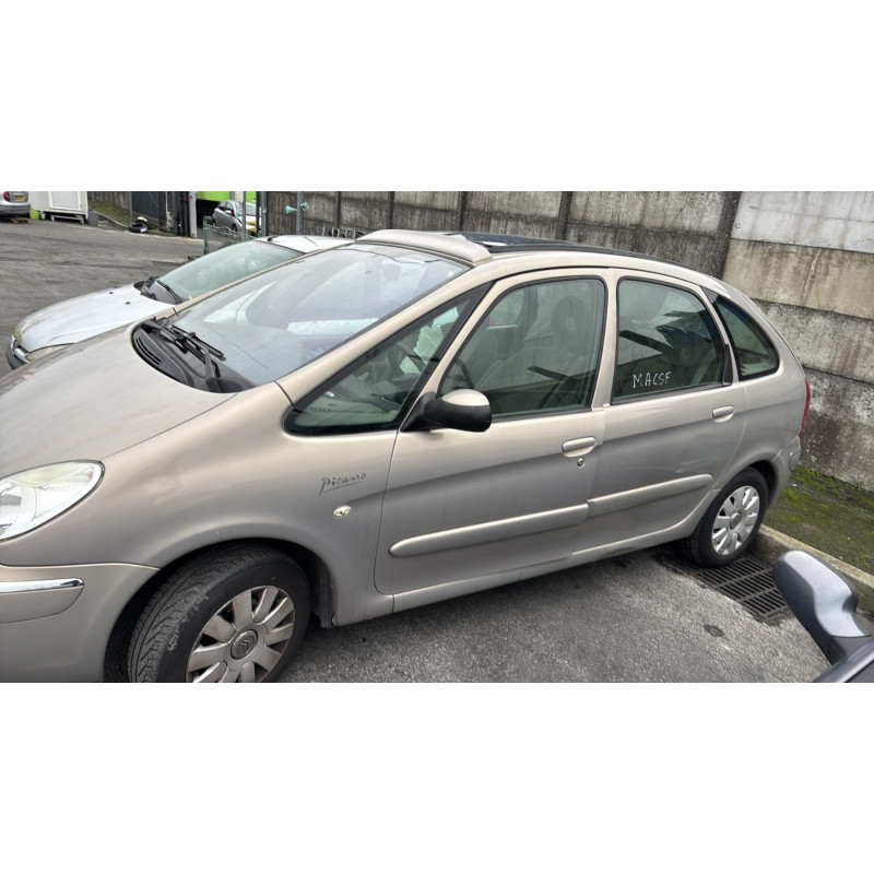 Moteur CITROEN XSARA PICASSO Photo n°17