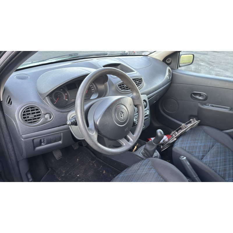 Aile avant gauche RENAULT CLIO 3 Photo n°16