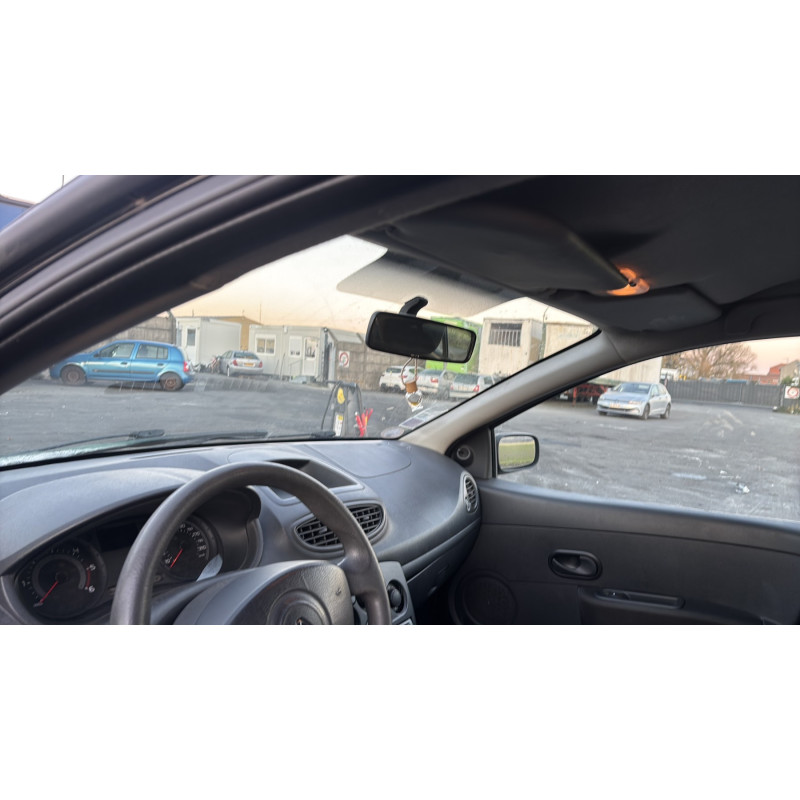 Aile avant gauche RENAULT CLIO 3 Photo n°17