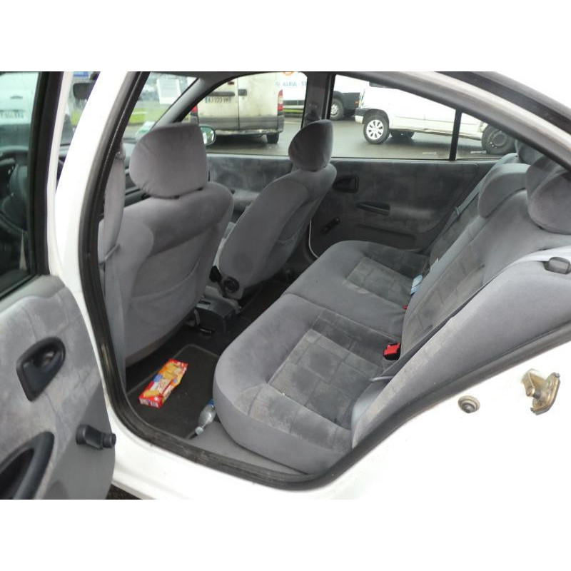 Porte avant droit RENAULT MEGANE 1 Photo n°4