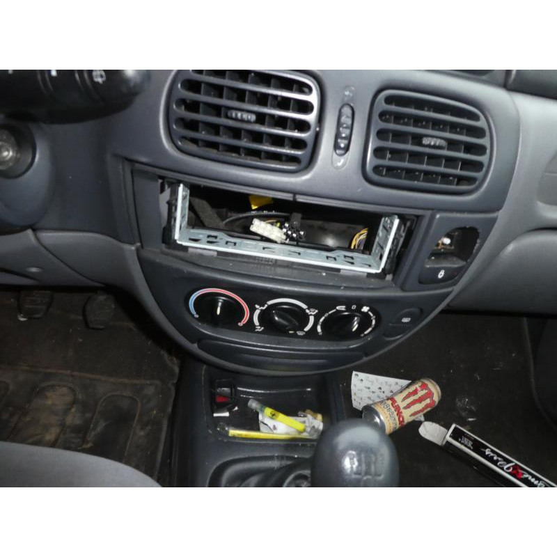Porte avant droit RENAULT MEGANE 1 Photo n°10