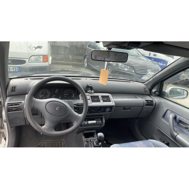 Vitre arriere gauche RENAULT CLIO 1 Photo n°4