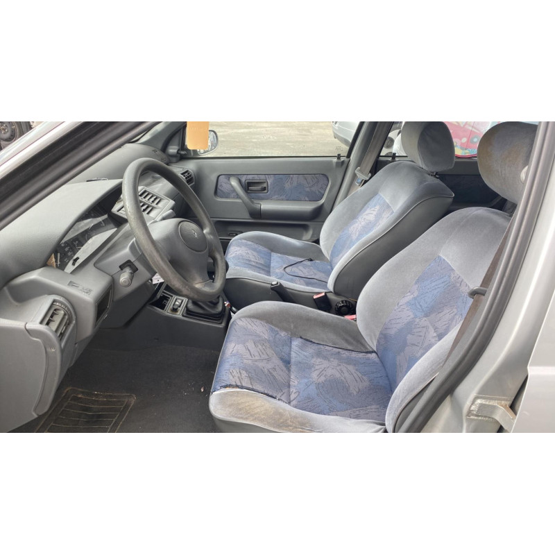 Vitre arriere gauche RENAULT CLIO 1 Photo n°10