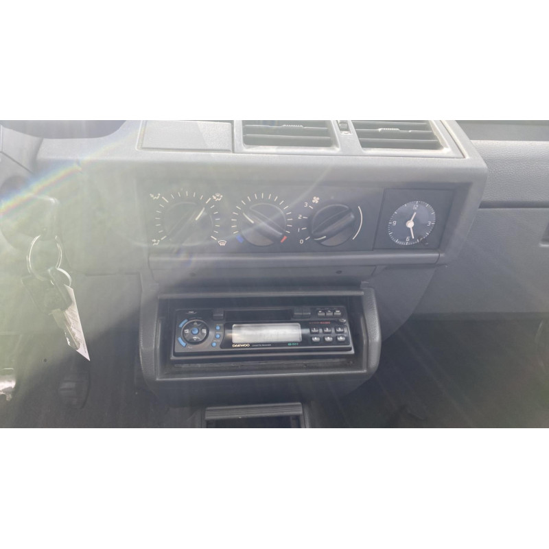Vitre arriere gauche RENAULT CLIO 1 Photo n°13