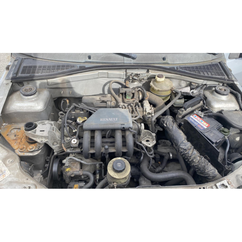 Vitre arriere gauche RENAULT CLIO 1 Photo n°14
