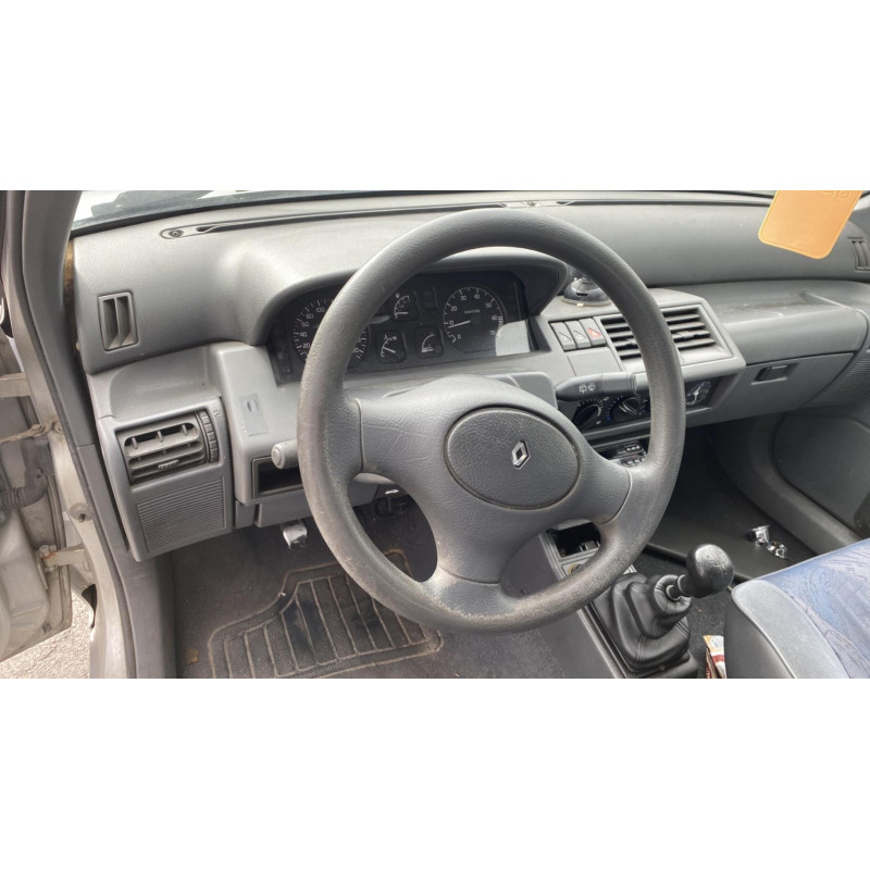 Vitre arriere gauche RENAULT CLIO 1 Photo n°17