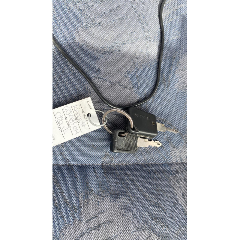 Vitre arriere gauche RENAULT CLIO 1 Photo n°19