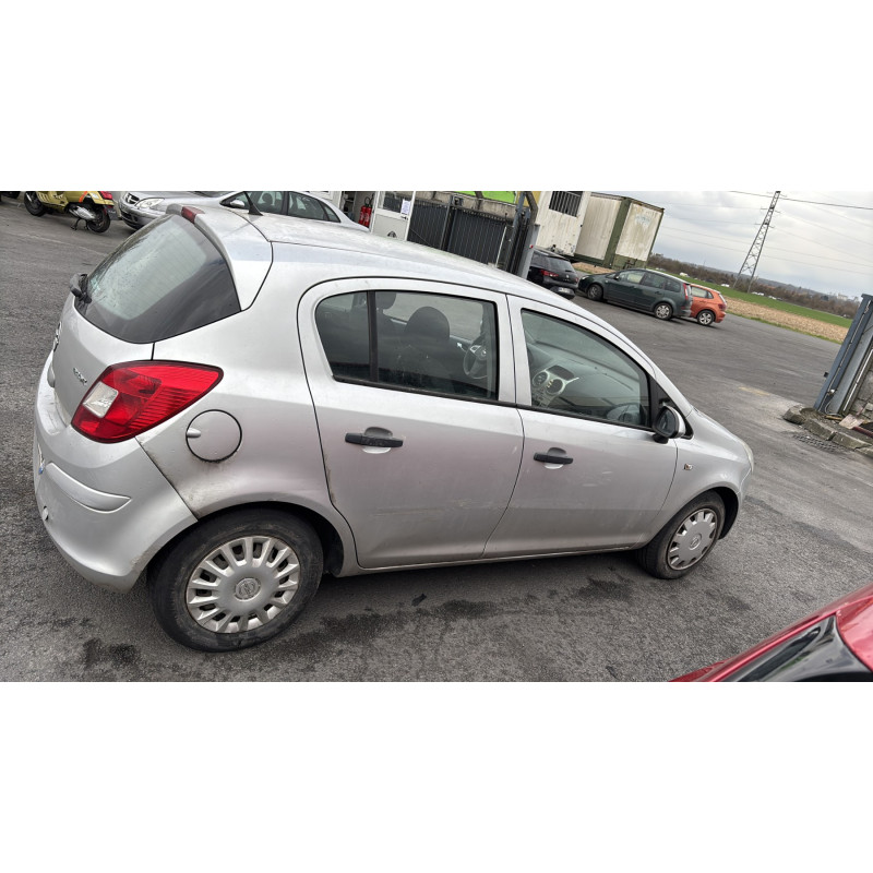 Moteur OPEL CORSA D Photo n°14