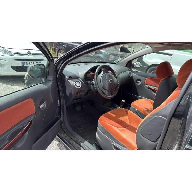 Vitre avant droit CITROEN C2 Photo n°17