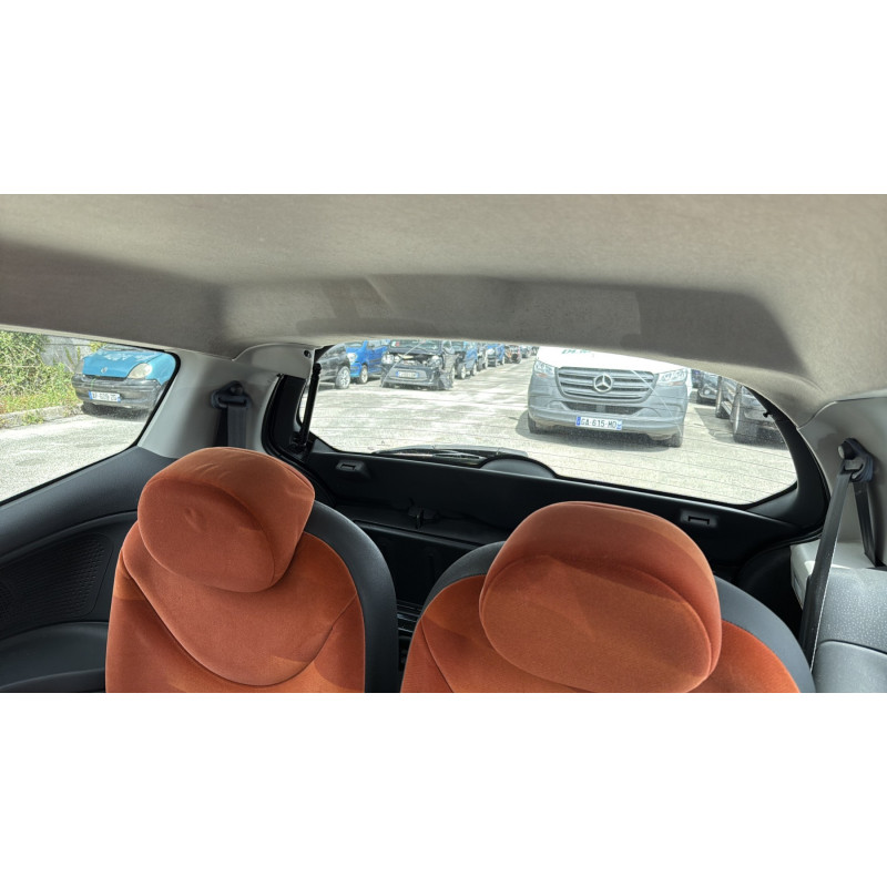 Vitre avant droit CITROEN C2 Photo n°18