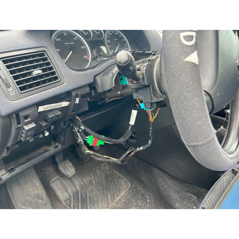 Bouton de coffre PEUGEOT 307 Photo n°15