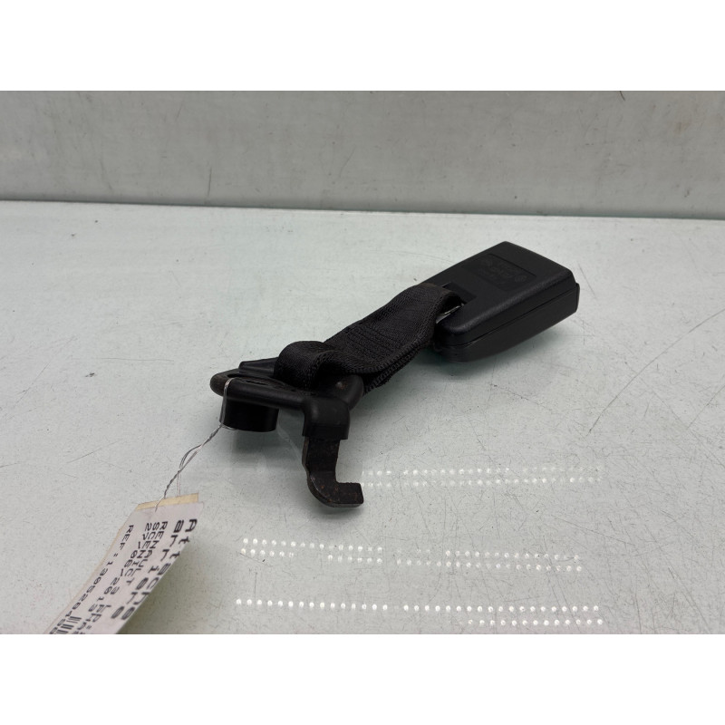 Attache ceinture arriere gauche RENAULT SCENIC 3 Photo n°3