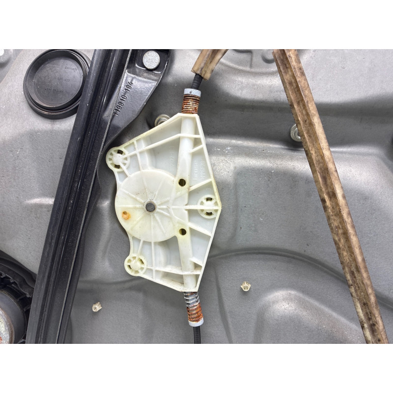 Leve vitre electrique avant gauche VOLKSWAGEN GOLF 4 Photo n°1