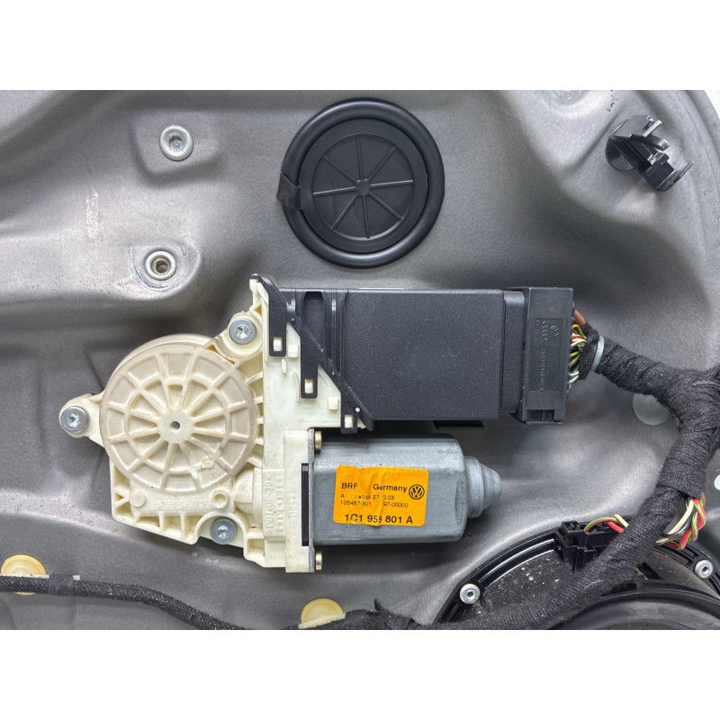 Leve vitre electrique avant gauche VOLKSWAGEN GOLF 4 Photo n°4