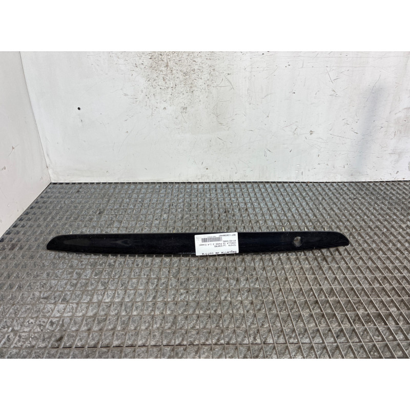 Baguette de coffre TOYOTA COROLLA 10 Photo n°3