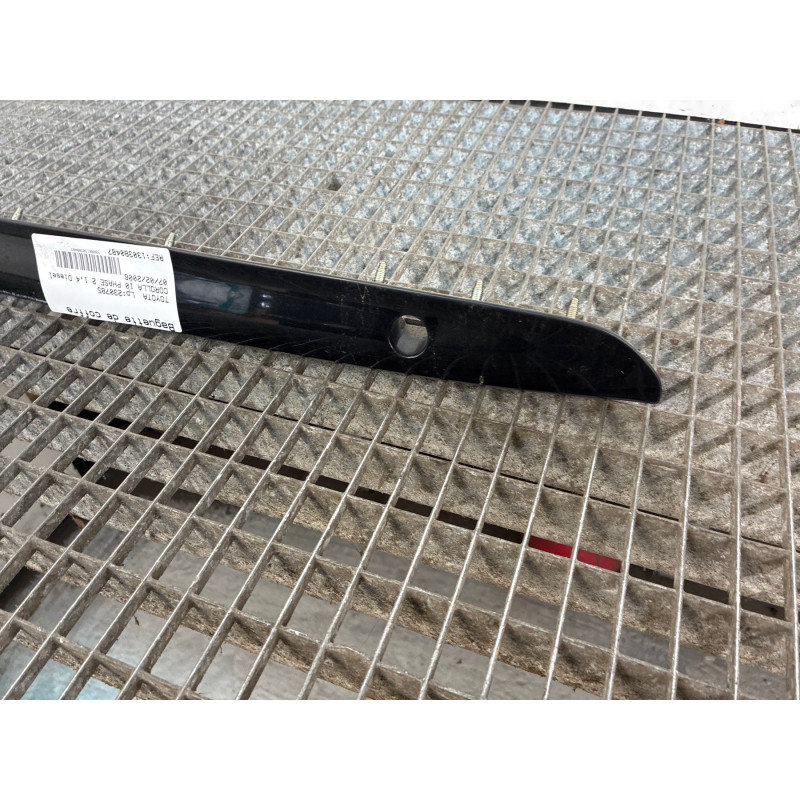 Baguette de coffre TOYOTA COROLLA 10 Photo n°4