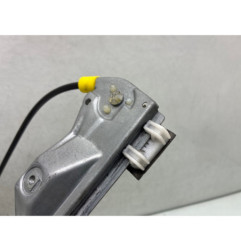 Leve vitre electrique avant droit RENAULT CLIO 2 Photo n°1
