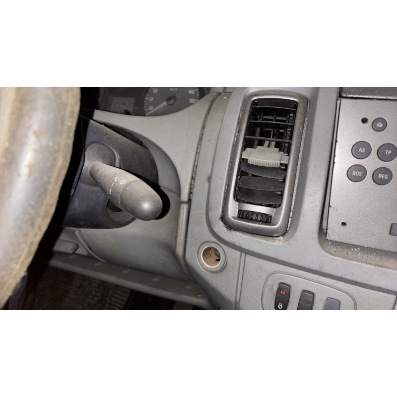 Poignee porte avant gauche OPEL VIVARO 1 Photo n°10