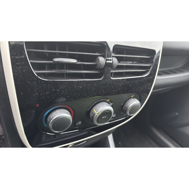 Attache ceinture arriere gauche RENAULT CLIO 4 Photo n°17