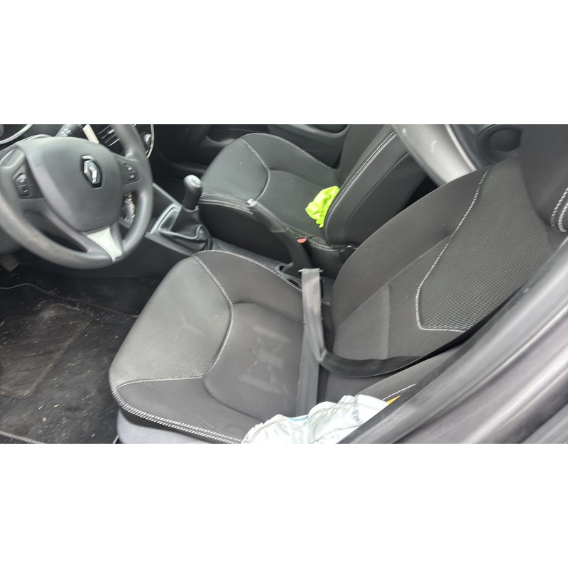 Vitre arriere droit RENAULT CLIO 4 Photo n°11