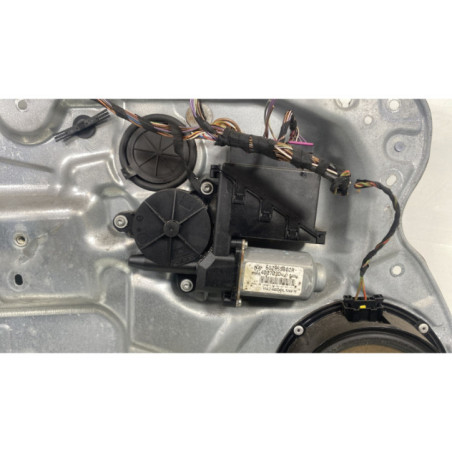 Leve vitre electrique avant gauche VOLKSWAGEN POLO 4