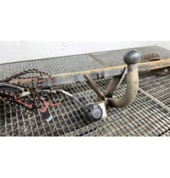 Attelage (boule de remorquage) PEUGEOT 208 1