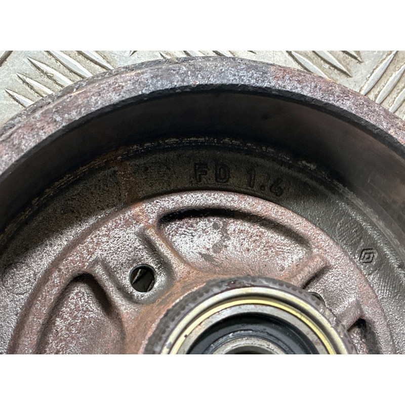 Tambour arriere droit RENAULT CLIO 3 Photo n°3