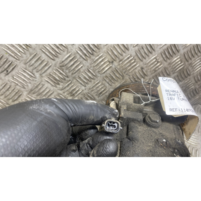 Compresseur clim RENAULT TRAFIC 2 Photo n°5