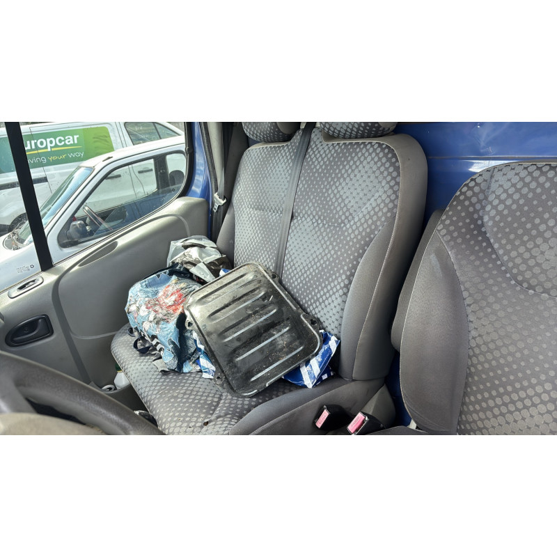 Compresseur clim RENAULT TRAFIC 2 Photo n°17