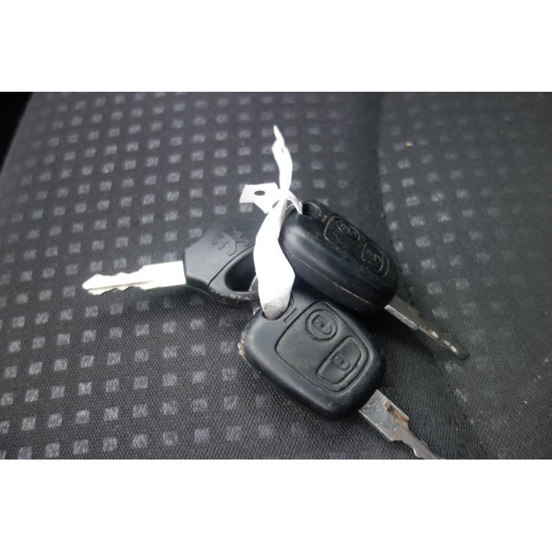 Pare choc arriere PEUGEOT 206+ Photo n°15