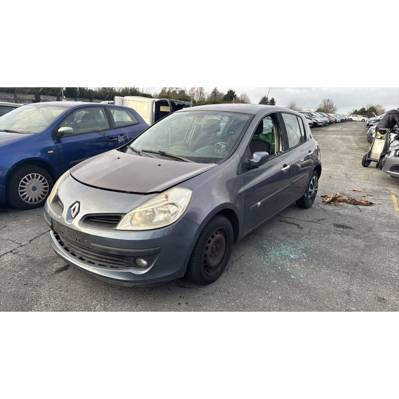 Feu arriere principal gauche (feux) RENAULT CLIO 3 Photo n°4