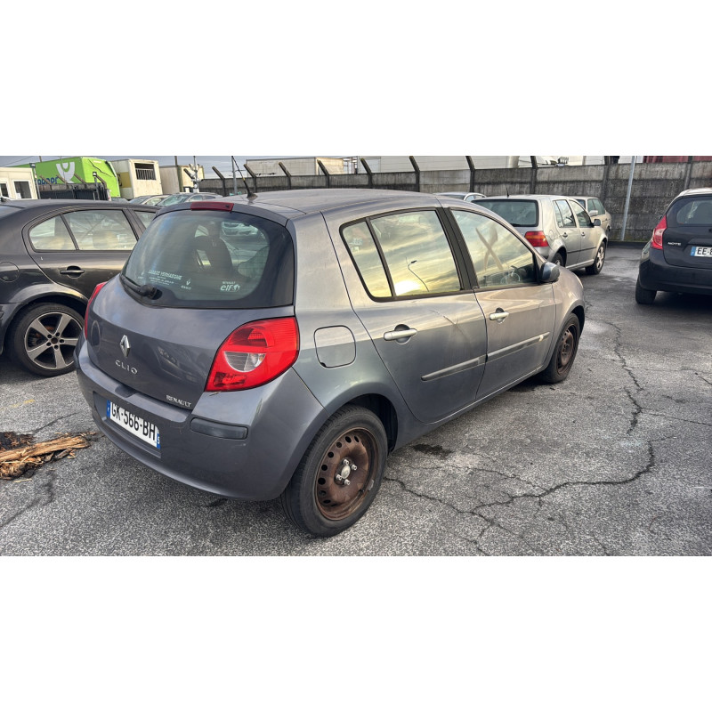 Feu arriere principal gauche (feux) RENAULT CLIO 3 Photo n°6