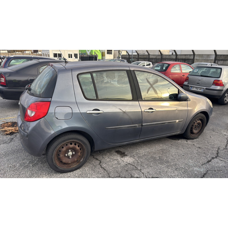 Feu arriere principal gauche (feux) RENAULT CLIO 3 Photo n°9