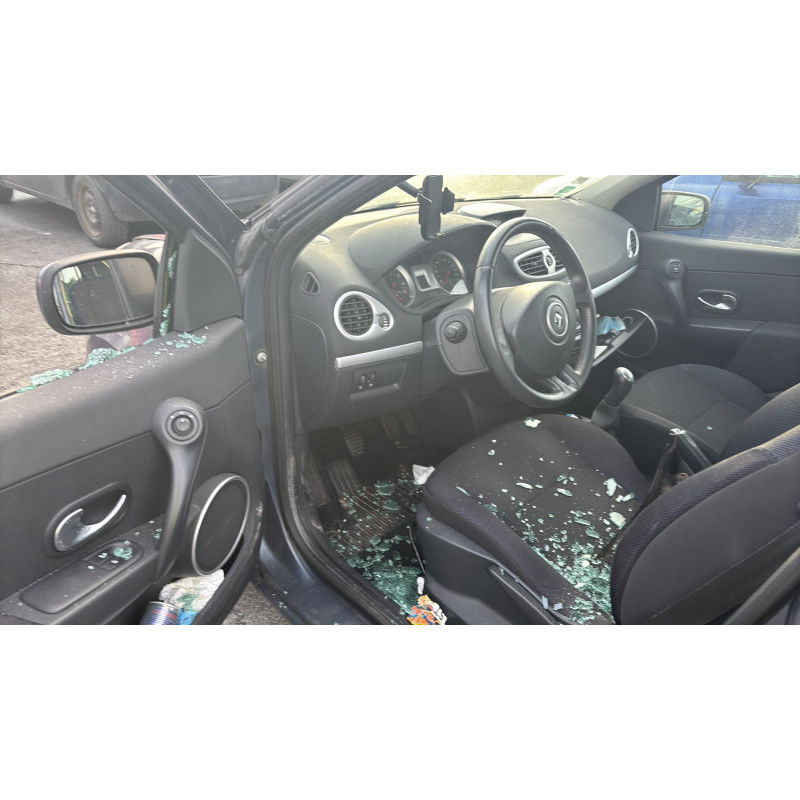 Feu arriere principal gauche (feux) RENAULT CLIO 3 Photo n°12