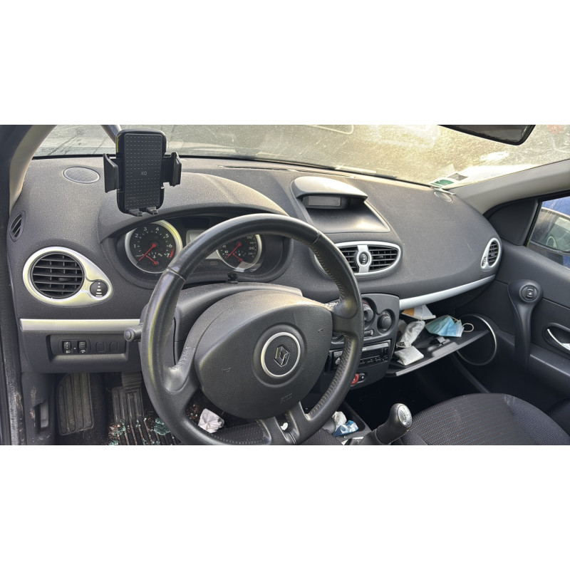 Feu arriere principal gauche (feux) RENAULT CLIO 3 Photo n°15