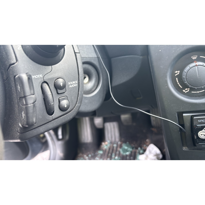 Feu arriere principal gauche (feux) RENAULT CLIO 3 Photo n°20