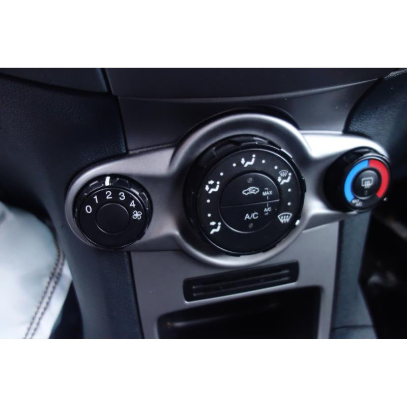 Volant FORD FIESTA 6 Photo n°8