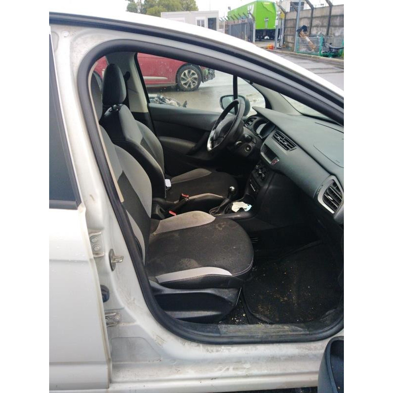 Pare boue arriere droit CITROEN C3 2 Photo n°8