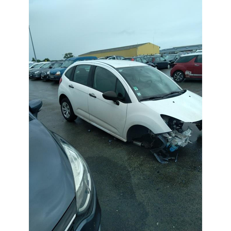 Pare boue arriere droit CITROEN C3 2 Photo n°9