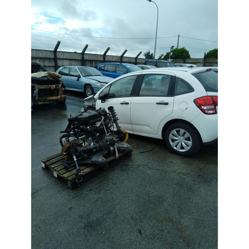Pare boue arriere droit CITROEN C3 2 Photo n°10