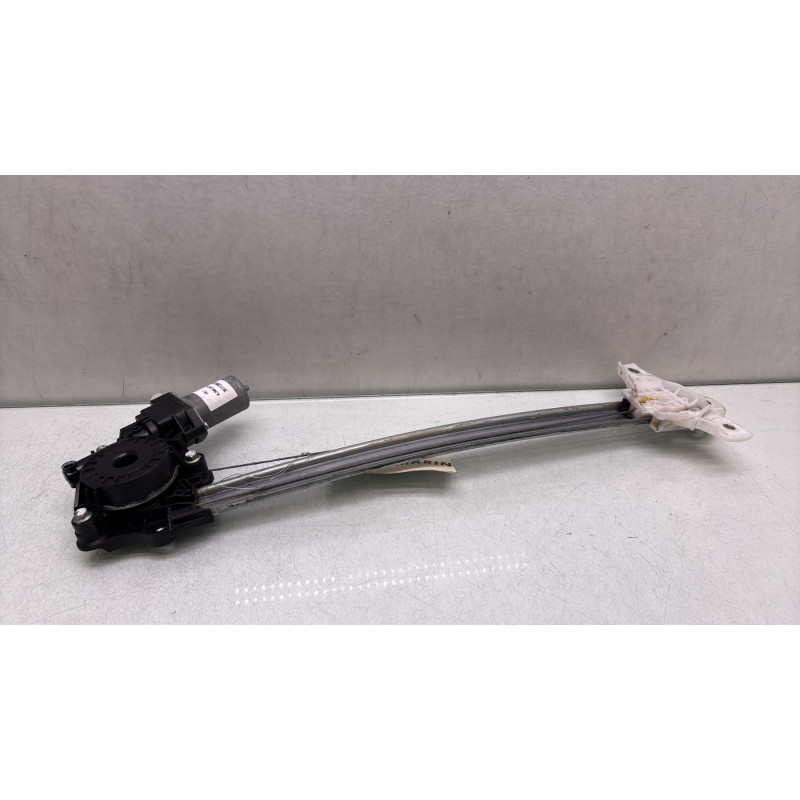 Leve vitre electrique arriere gauche SUZUKI BALENO 2 Photo n°1