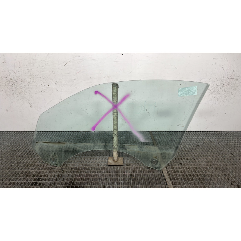 Vitre avant droit BMW SERIE 1 E88 Photo n°4