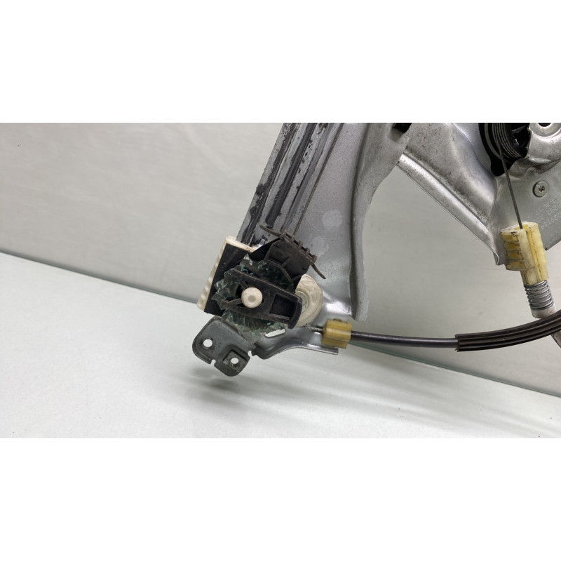 Leve vitre electrique avant droit RENAULT CLIO 3 Photo n°3