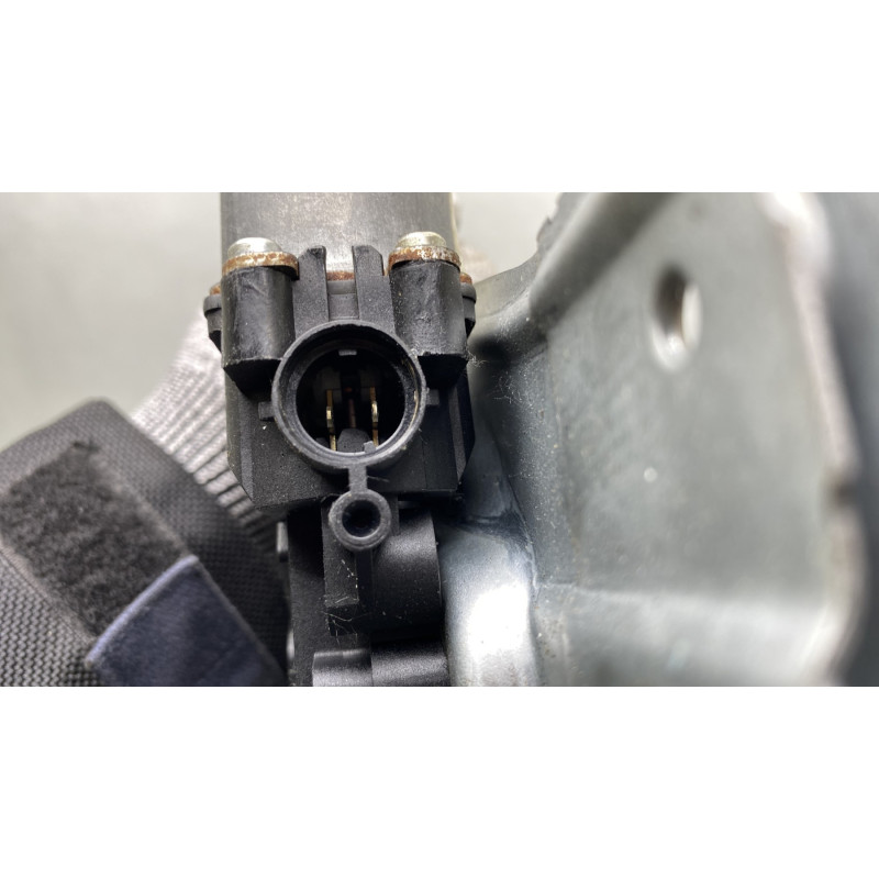 Leve vitre electrique avant droit RENAULT CLIO 3 Photo n°7